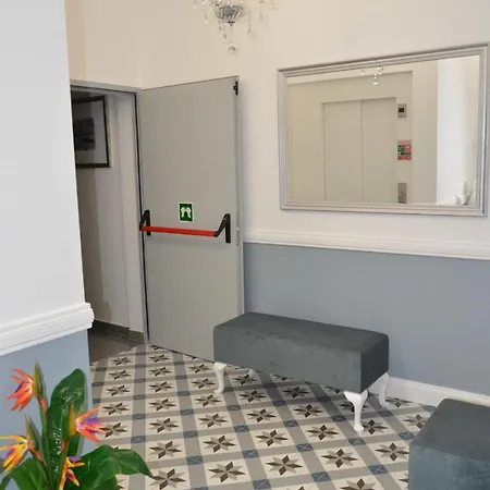 Edificio Charles 204