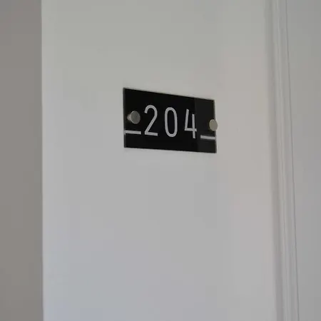 Edificio Charles 204 Δωμάτια σε οικογενειακή κατοικία Φουνκάλ