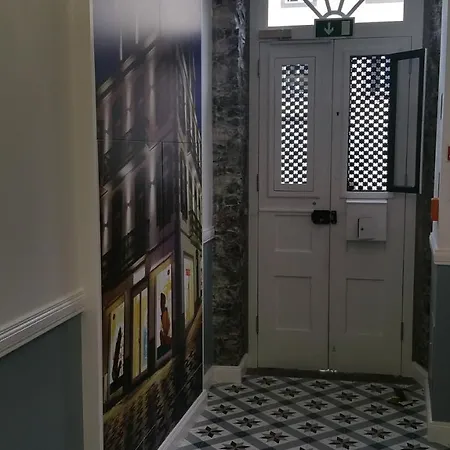 Edificio Charles 204 *