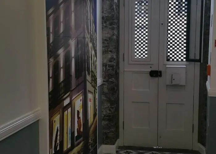 Edificio Charles 204 *